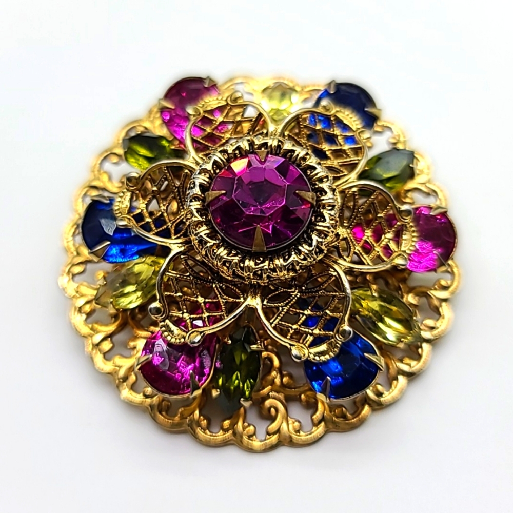 Vintage 1960's Unsigned Gold Filigree & Rhinestone Multi-Layered Brooch Gorgeous - Picture 1 of 11